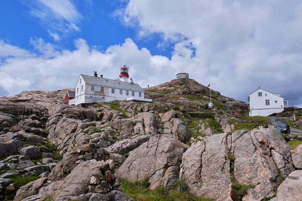 Lindesnes Lighthouse — Armed with a superzoom and difficult 24mm 2