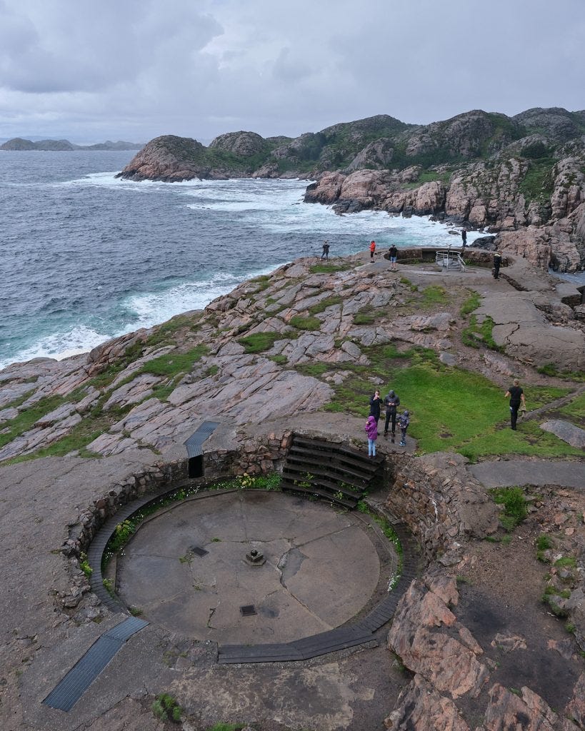 Lindesnes Lighthouse — Armed with a superzoom and difficult 24mm 6