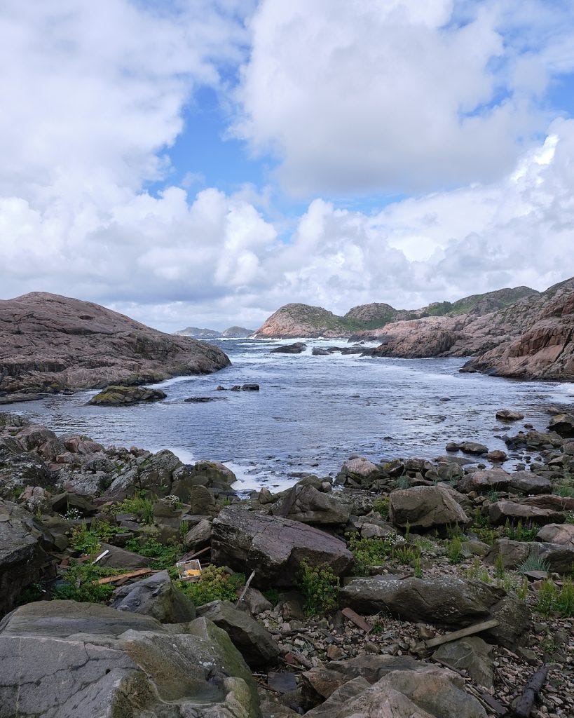 Lindesnes Lighthouse — Armed with a superzoom and difficult 24mm 12