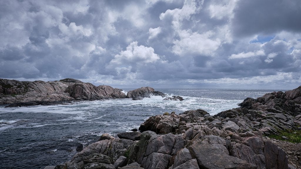 Lindesnes Lighthouse — Armed with a superzoom and difficult 24mm 13