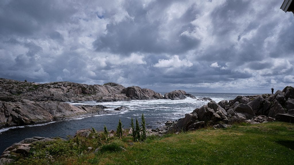 Lindesnes Lighthouse — Armed with a superzoom and difficult 24mm 14