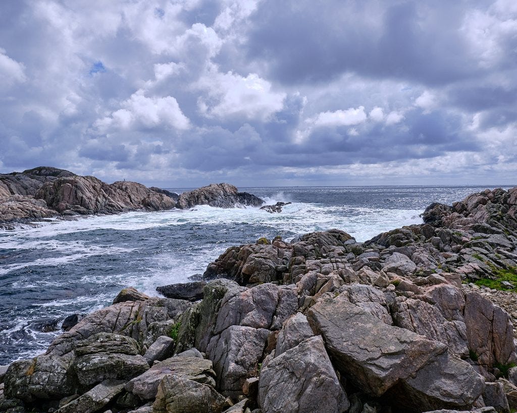 Lindesnes Lighthouse — Armed with a superzoom and difficult 24mm 15